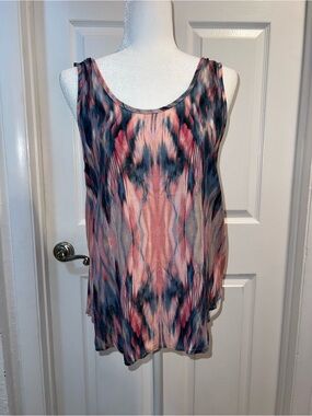 Karen Kane Pink & Navy Patterned Tank Top size Large